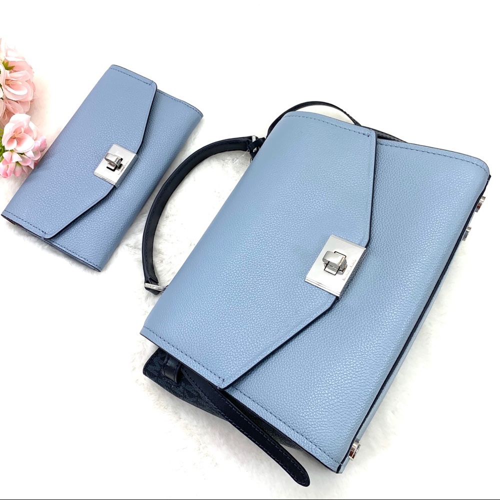 Michael Kors Cassie MD Messenger & Wallet Set